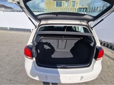 2012 Volkswagen Golf - thumbnail 9