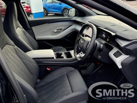 2026 Ford Capri PREMIUM 77KWH 286PS €49,950 thumbnail