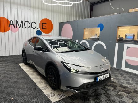 2025 Toyota Prius - thumbnail 1