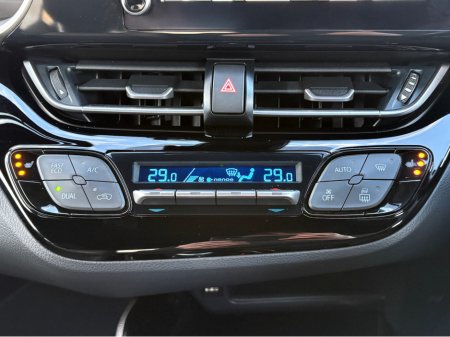 2023 Toyota C-HR HYBRID SOL 4DR AUTO €23,950 thumbnail