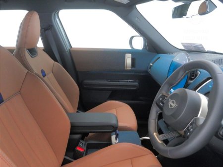 2025 MINI Countryman C €49,900 thumbnail