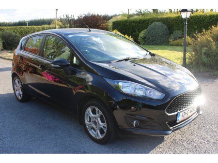 2017 Ford Fiesta - photo 2