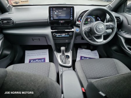 2023 Toyota Yaris CR CROSS LUNA SPORT 4DR AUTO €27,945 thumbnail