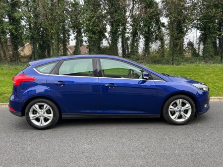 2016 Ford Focus - thumbnail 3