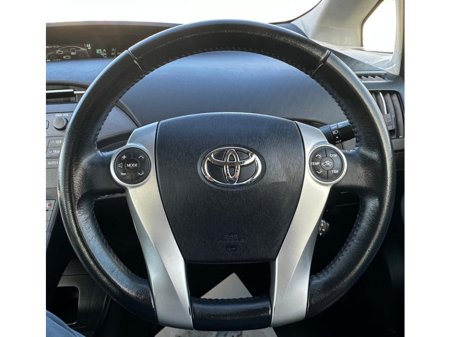 2012 Toyota Prius - thumbnail 16