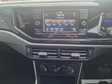 2023 Volkswagen Polo Life 1.0 TSI 95HP D7F 5DR Auto €20,950 thumbnail