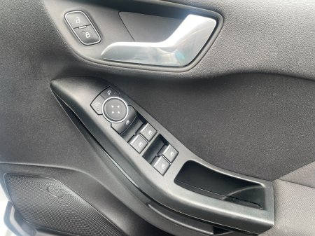 2020 Ford Fiesta - thumbnail 18