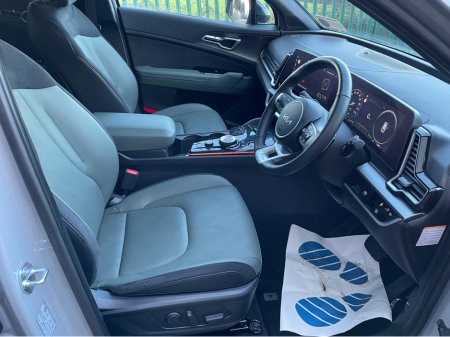2025 Kia Sportage 251 K3 HEV HYBRID LOW KMS AS NEW EXAMPLE....JUNEW !! €41,995 thumbnail