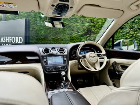 2016 Bentley Bentayga W12 600BHP AWD 5DR A €118,950 thumbnail