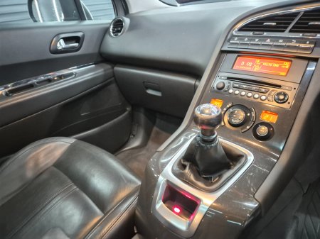 2016 Peugeot 5008 - thumbnail 7