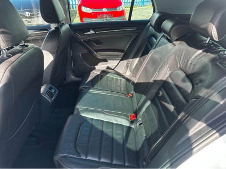 2017 Volkswagen Golf - thumbnail 14