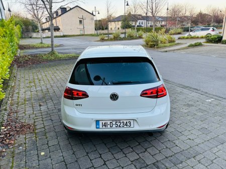 2014 Volkswagen Golf  €16,950