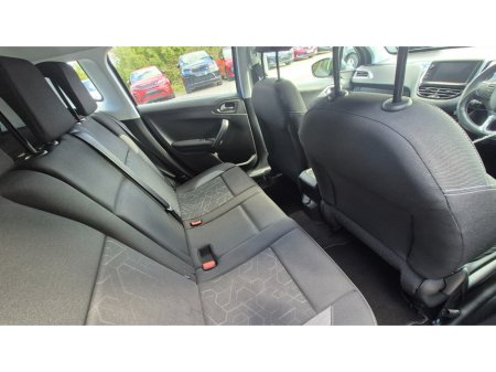 2018 Peugeot 2008 - thumbnail 13