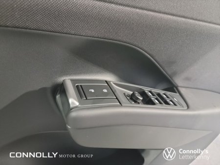 2025 Volkswagen T-Roc - thumbnail 13