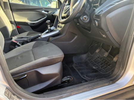 2012 Ford Focus - thumbnail 10