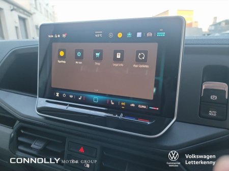 2025 Volkswagen Crafter CR35 Panel van Highline MWB 177 HP 2.0 TDI 8sp Automatic FWD €45,488 thumbnail