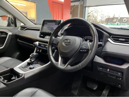 2020 Toyota Rav4 €30950! 2020 TOYOTA RAV4 HYBRID G 2.5 AUTOMATIC / CRUISE CONTROL / REVERSE CAMERA / ELECTRIC MEMORY & HEATED SEATS / HEATED STEERING WHEEL €30,950 thumbnail