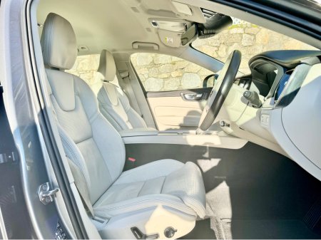 2021 Volvo XC60 B4 INSCRTPTION 5DR AUTO €33,900 thumbnail