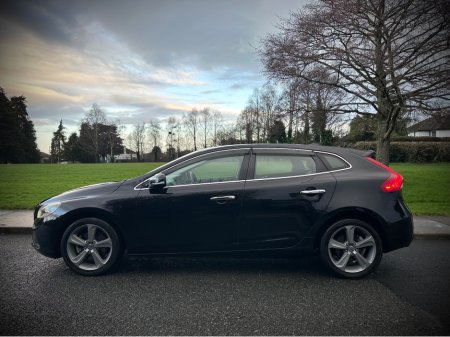 2015 Volvo V40 1.6 Petrol T4 SE Auto 5dr Hatchback | AA approved | Full Leather | Low km | 2 keys | Nov 26 NCT | Nov 26 tax | Sold serviced and valeted with warranty provided | Warranty provided. €11,950 thumbnail