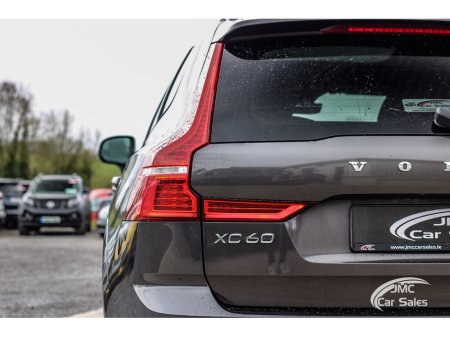 2022 Volvo XC60 - thumbnail 10