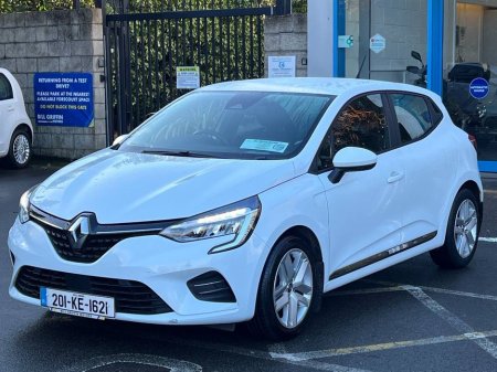 2020 Renault Clio DYNAMIQUE 1.0 TCE // NEW 2 YEAR NCT // AIR CONDITIONING // 16" ALLOYS €11,950 thumbnail