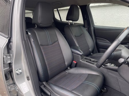 2024 Nissan Leaf - thumbnail 7