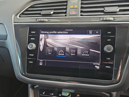 2023 Volkswagen Tiguan - thumbnail 15