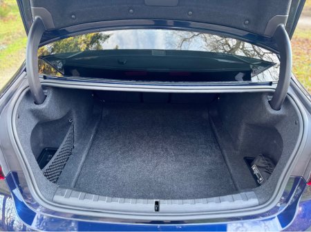 2024 BMW 3 Series - thumbnail 11