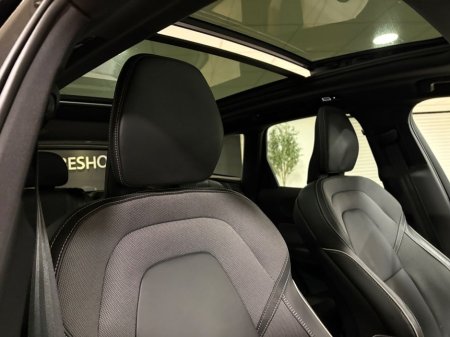 2025 Volvo XC60 - thumbnail 25