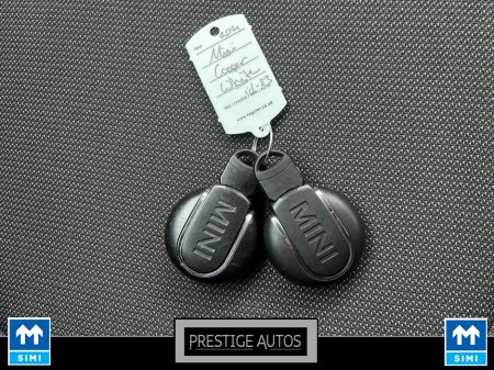 2014 MINI Hatch - thumbnail 23