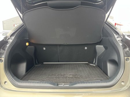 2024 Toyota Yaris Cross YARIS CROSS LUNA SPORT €30,950 thumbnail