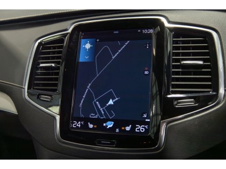 2022 Volvo XC90 PHEV T8 (390hp) R-Design AWD €59,950 thumbnail