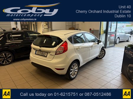 2017 Ford Fiesta - thumbnail 3