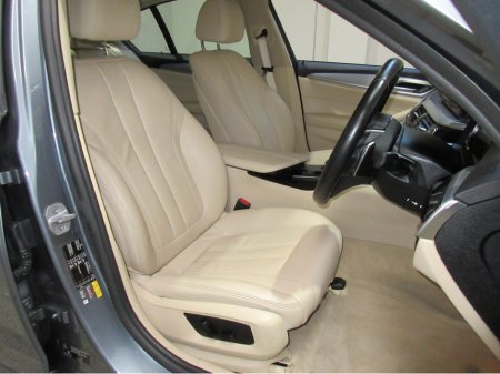 2018 BMW 5 Series - thumbnail 12