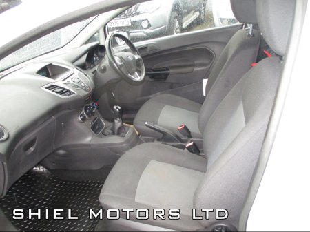 2016 Ford Fiesta - thumbnail 9