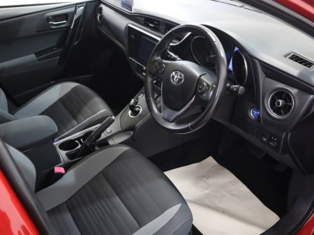 2016 Toyota Auris *105* 1.8 HYBRID LUNA 4DR AUTO €12,900 thumbnail