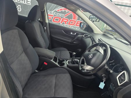 2016 Nissan Qashqai - thumbnail 8