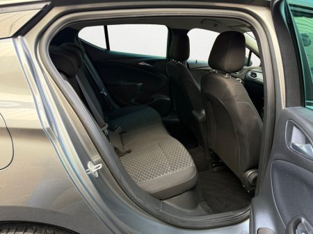 2019 Vauxhall Astra - thumbnail 7