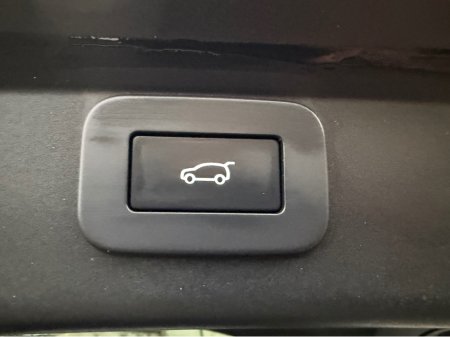 2024 Jaguar I-Pace R-DYNAMIC EV400 BLACK EDITION//IMMACULATE THROUGHOUT//PANORAMIC ROOF//SIMI AND AA DEALER €41,950 thumbnail