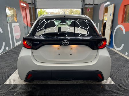 2020 Toyota Yaris - view 3