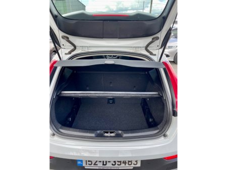 2015 Volvo V40 - thumbnail 25