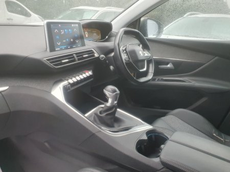 2020 Peugeot 3008 - thumbnail 10