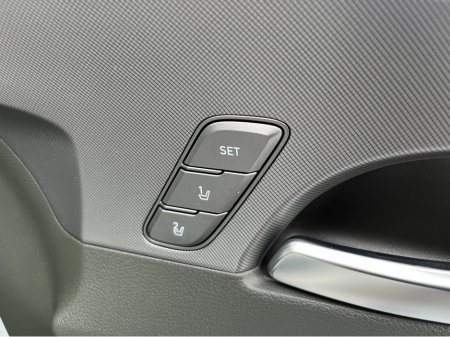 2022 Hyundai Santa Fe 7 SEATER EXECUTIVE PLUS AUTOMATIC 2.2 DIESEL //MASSIVE SPEC//KRELL SOUND SYSTEM//HEATED AND COOLED SEATS//FULL LEATHER ELECTRIC SEATS// €39,950 thumbnail