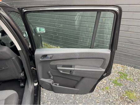 2007 Opel Zafira CLUB 1.6 I 16V €2,995 thumbnail