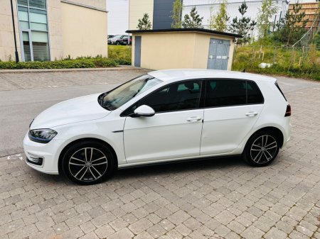 2016 Volkswagen Golf  €15,950