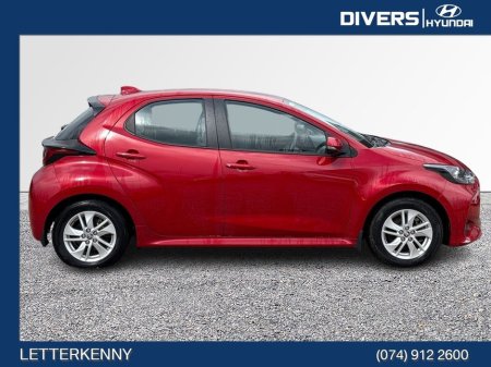 2022 Toyota Yaris Hybrid Luna €20,945