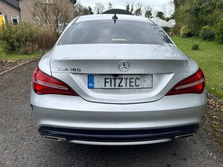 2018 Mercedes-Benz 180 - thumbnail 5