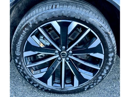 2025 Volvo XC90 + T8 PHEV AWD AUTO PLUS €78,950 thumbnail