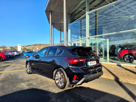 2025 Ford Focus - thumbnail 3