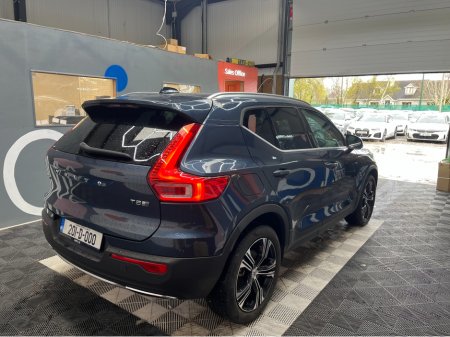 2020 Volvo XC40 - view 2